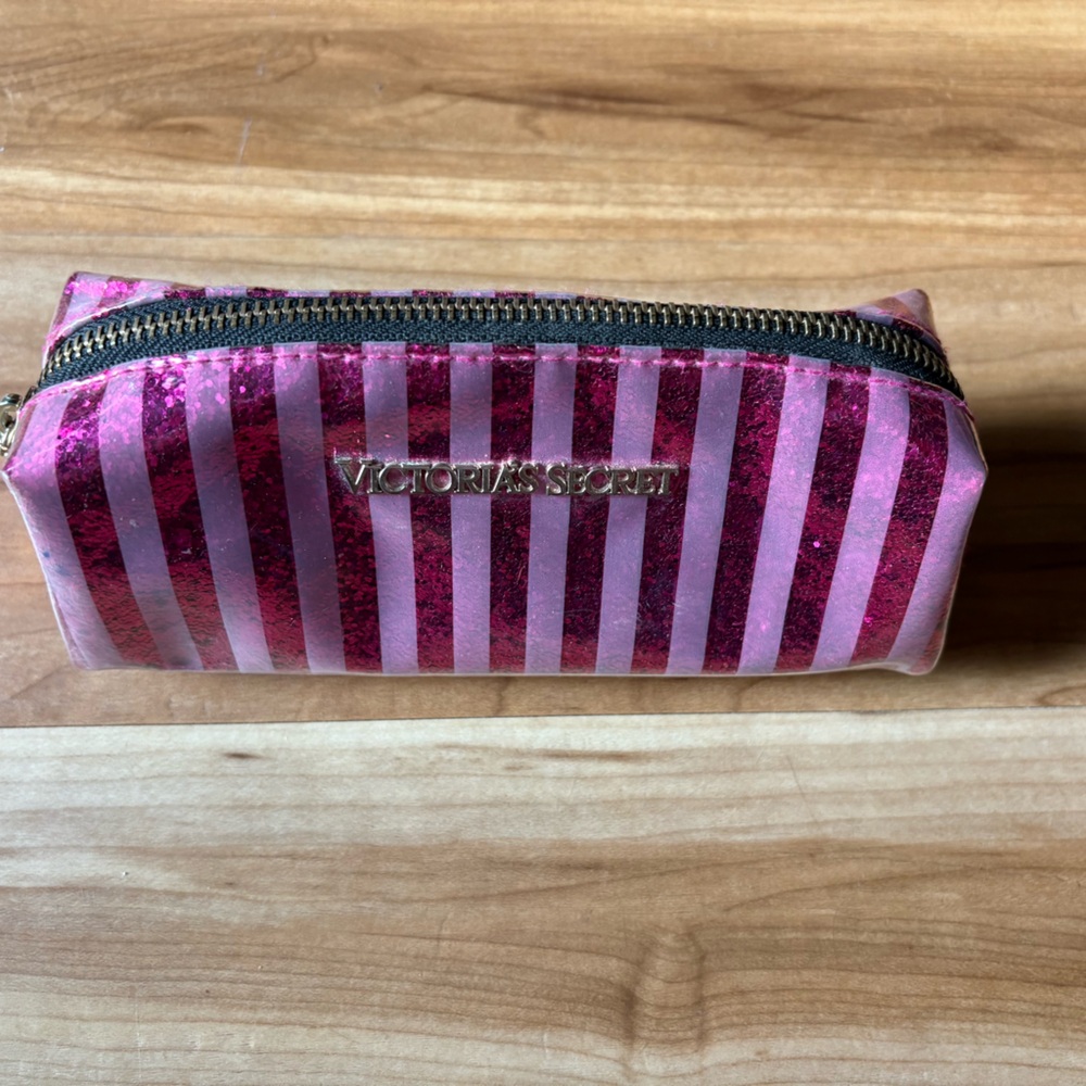 Victoria’s Secret Black Mesh Lingerie Bag with Pink Hearts and Striped Pouch - Picture 2 of 7